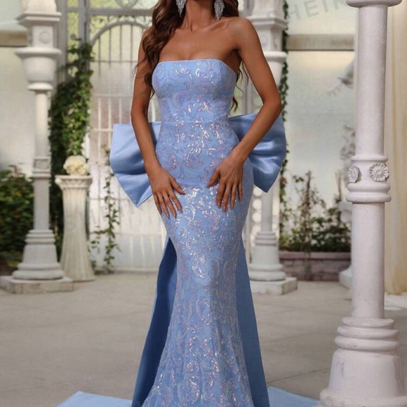 Stunning Formal Sequined Dress with Huge Bow - Picture 3 of 10